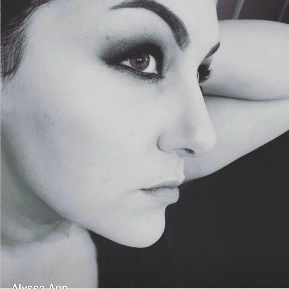 Meet your Posher, Alyssa